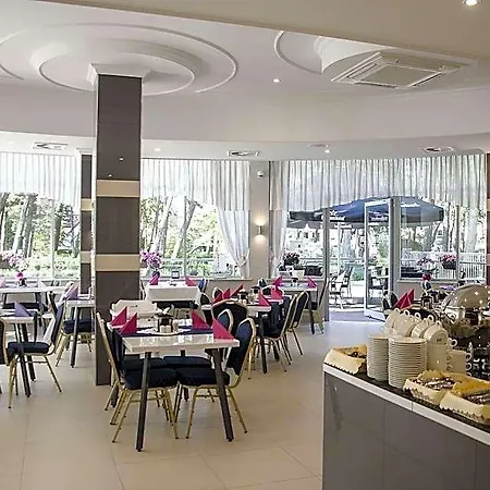 Grand Kapitan Medi 2*